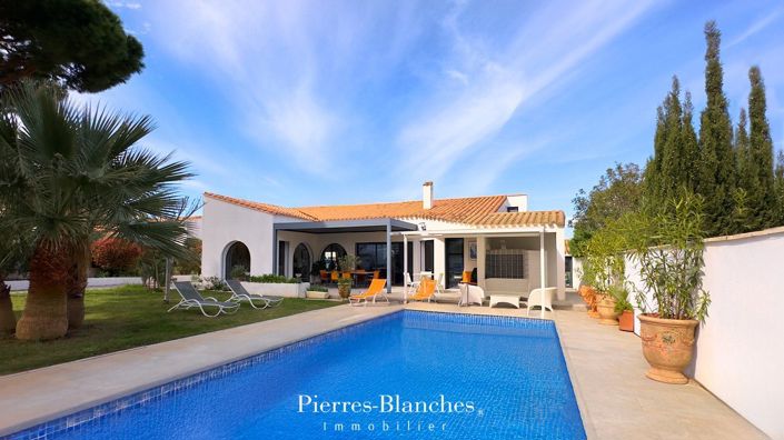 Image No.2-4 Bed House for sale