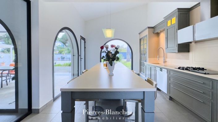 Image No.4-4 Bed House for sale