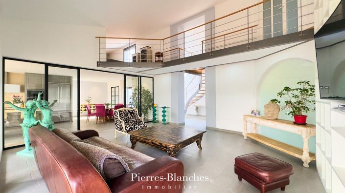 Image No.4-4 Bed House for sale