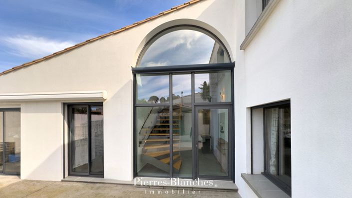 Image No.6-4 Bed House for sale