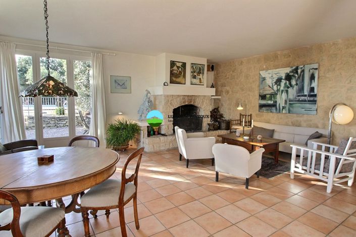 Image No.4-5 Bed House for sale