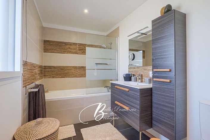 Image No.17-4 Bed House for sale