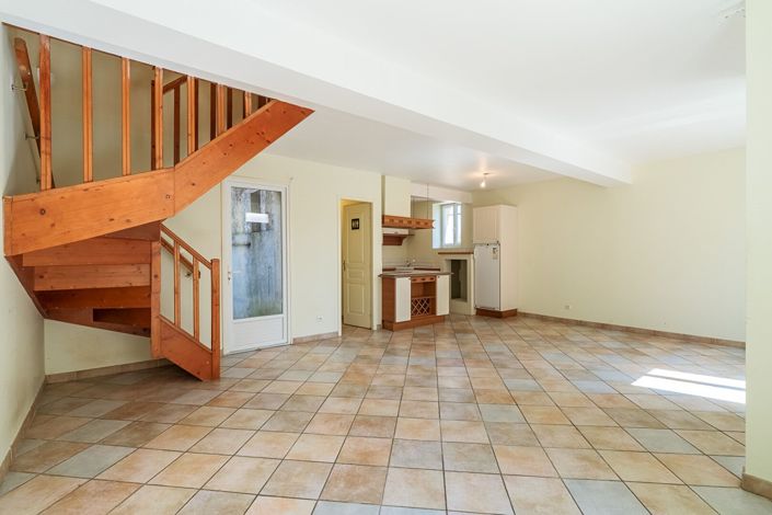 Image No.11-3 Bed House for sale