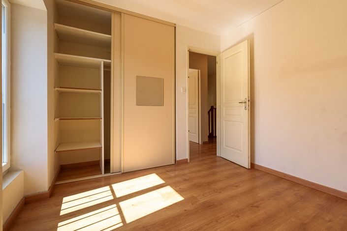 Image No.16-3 Bed House for sale