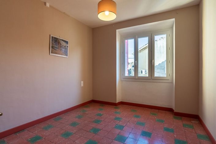 Image No.11-7 Bed House for sale