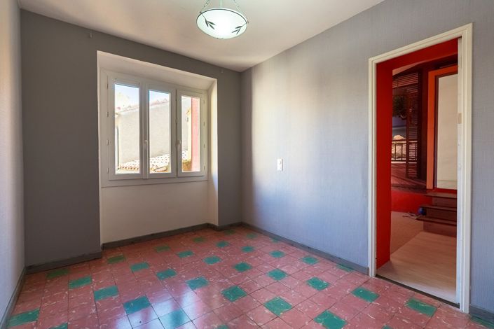 Image No.12-7 Bed House for sale