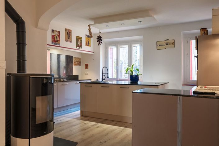 Image No.4-7 Bed House for sale