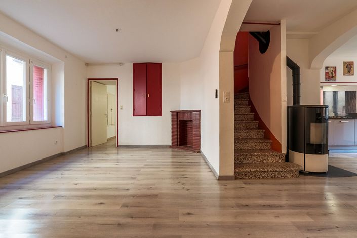 Image No.6-7 Bed House for sale