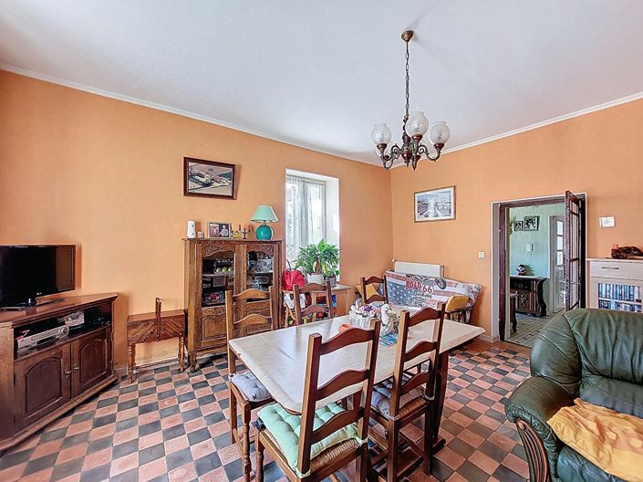 Image No.2-4 Bed House for sale