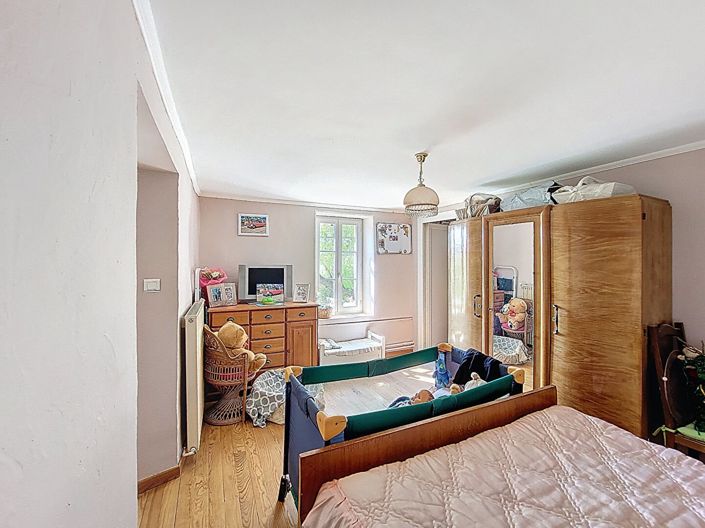 Image No.8-4 Bed House for sale