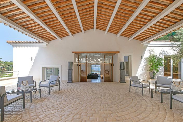 Image No.3-6 Bed House for sale