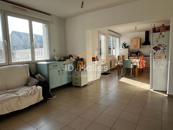 Image No.5-Maison de 4 chambres à vendre à La Selle-Guerchaise