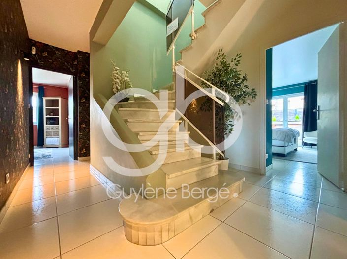 Image No.11-5 Bed House for sale