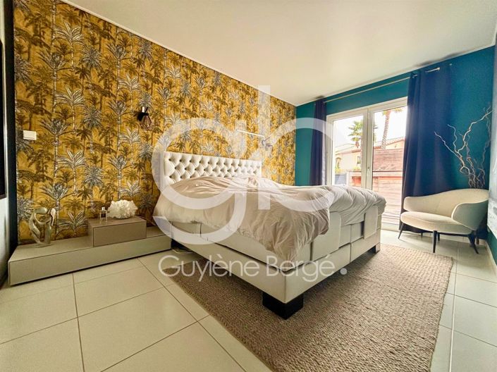 Image No.12-5 Bed House for sale