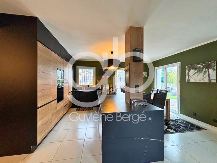 Image No.5-5 Bed House for sale