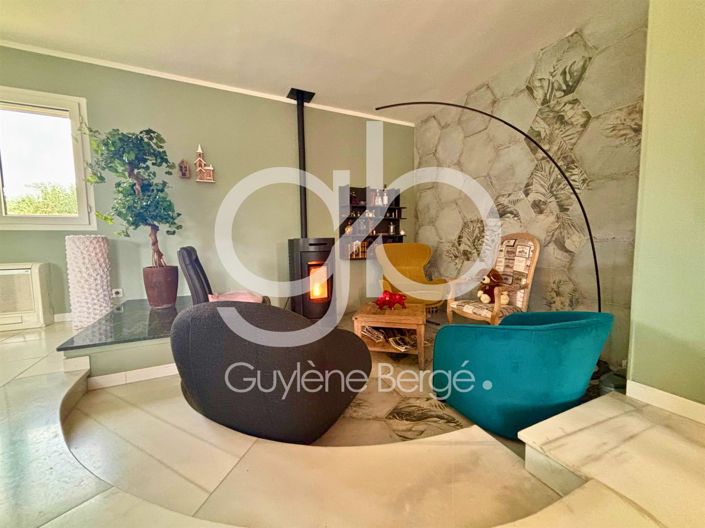 Image No.6-5 Bed House for sale