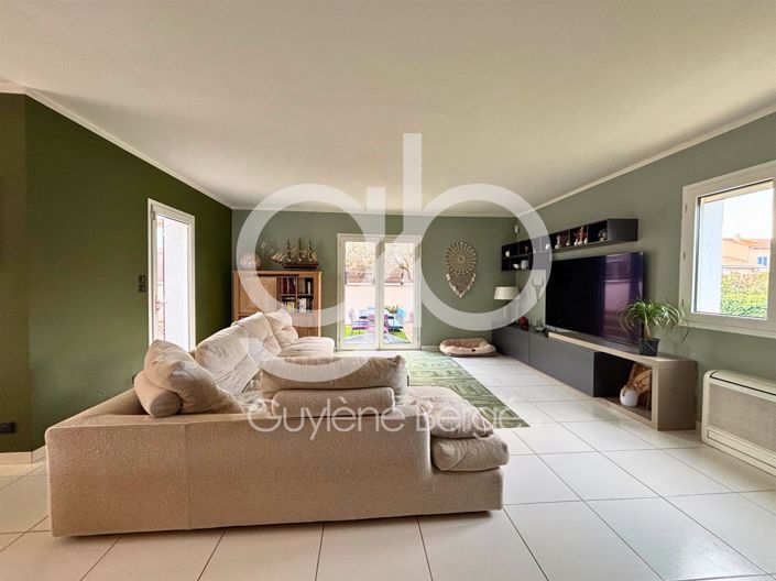 Image No.9-5 Bed House for sale