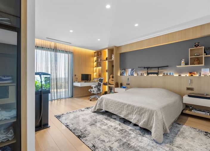 Image No.16-5 Bed House for sale