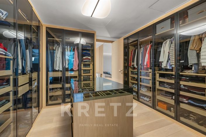 Image No.17-5 Bed House for sale