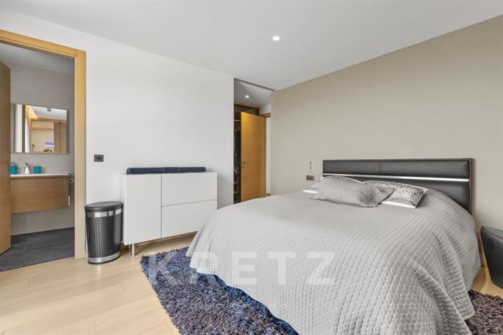 Image No.20-5 Bed House for sale