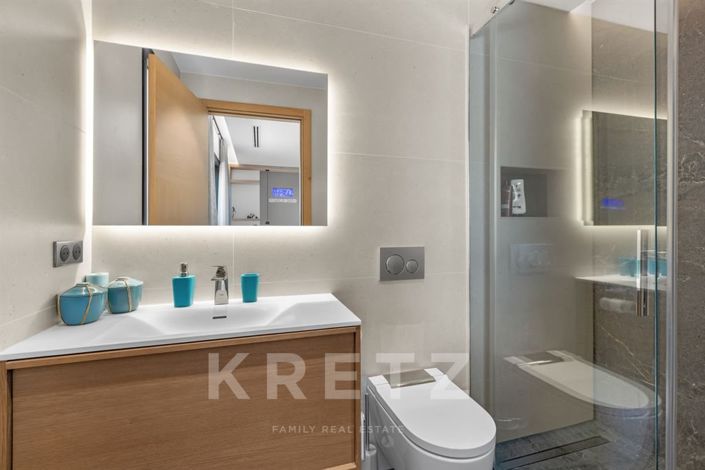 Image No.21-5 Bed House for sale