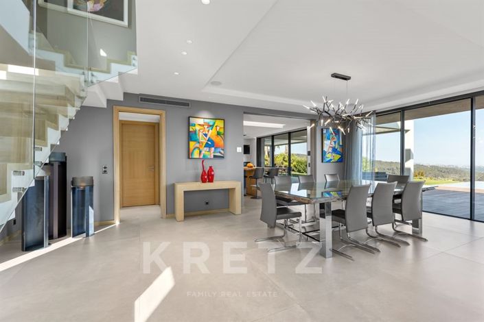 Image No.6-5 Bed House for sale