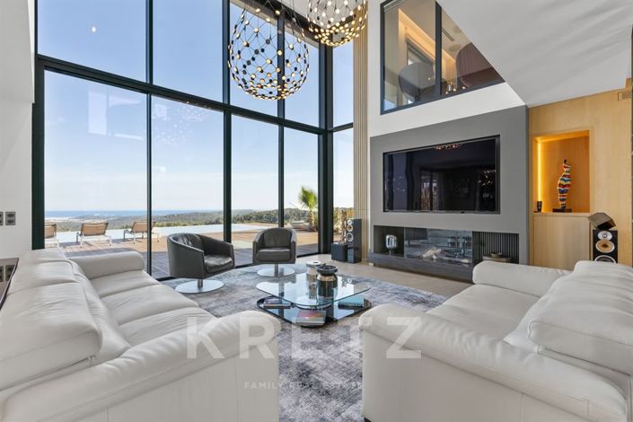 Image No.8-5 Bed House for sale