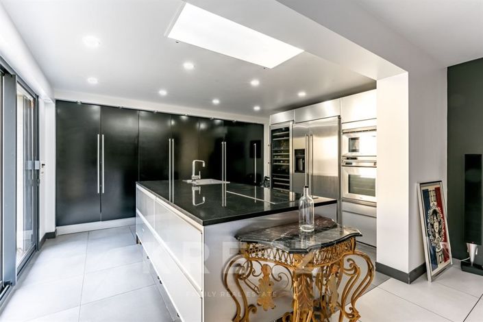 Image No.5-6 Bed House for sale