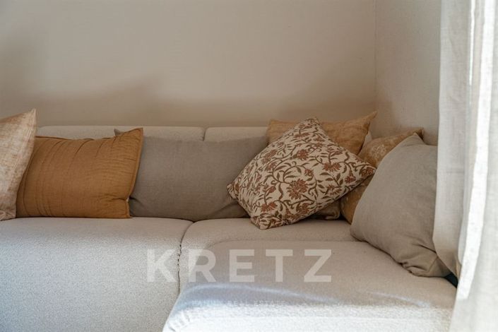 Image No.19-6 Bed House for sale