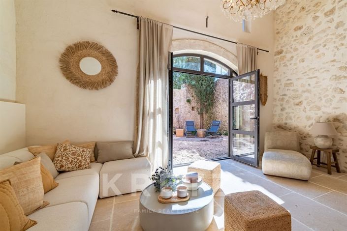 Image No.20-6 Bed House for sale