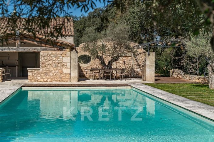 Image No.4-6 Bed House for sale