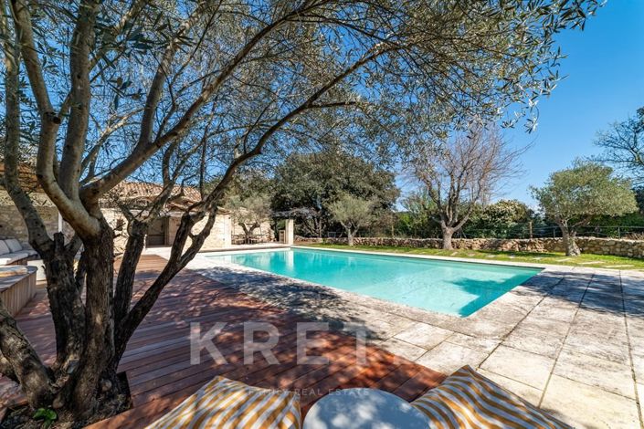 Image No.8-6 Bed House for sale