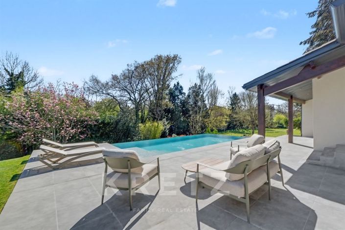 Image No.2-5 Bed House for sale