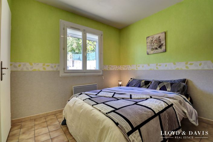 Image No.10-3 Bed House for sale