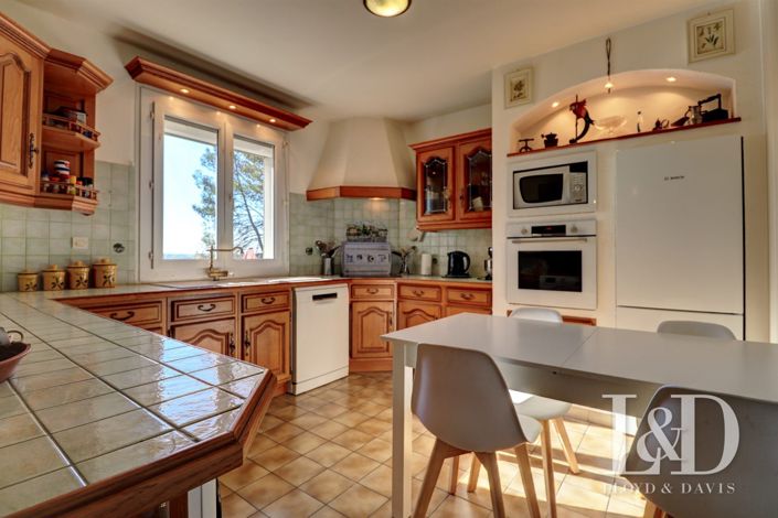 Image No.6-3 Bed House for sale