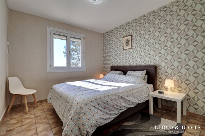 Image No.9-3 Bed House for sale