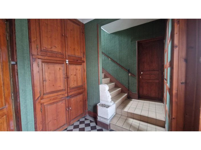 Image No.18-6 Bed House for sale