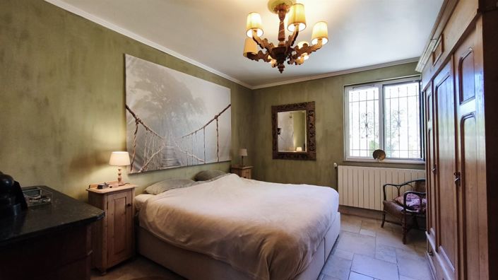 Image No.18-3 Bed House for sale