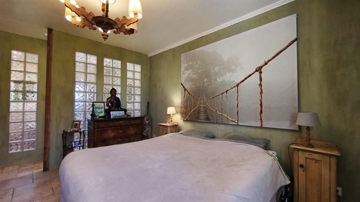 Image No.19-3 Bed House for sale