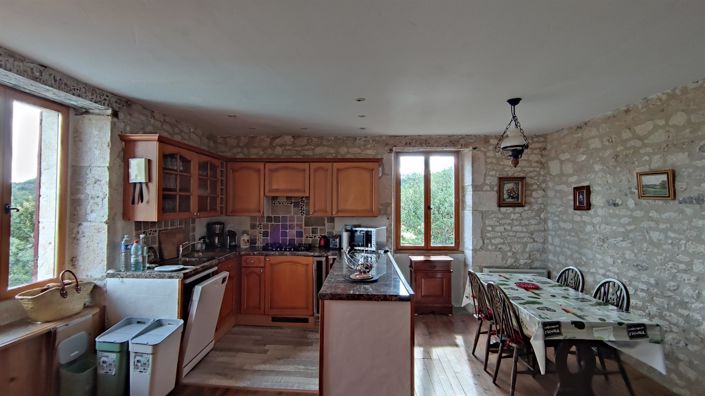 Image No.11-2 Bed House for sale