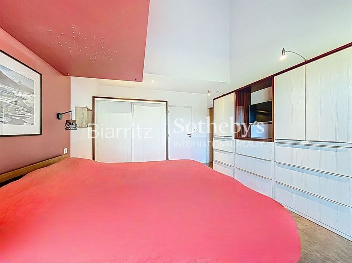 Image No.14-4 Bed House for sale