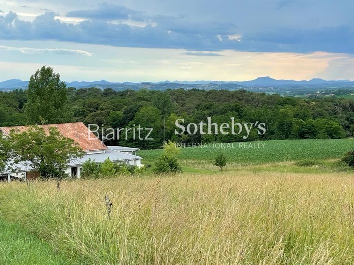 Image No.18-4 Bed House for sale