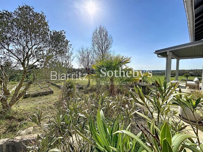 Image No.2-4 Bed House for sale