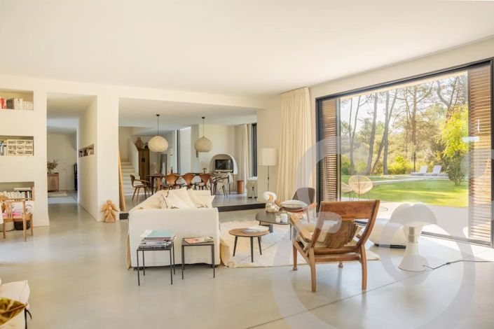 Image No.11-4 Bed House for sale