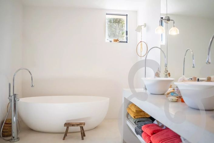 Image No.15-4 Bed House for sale