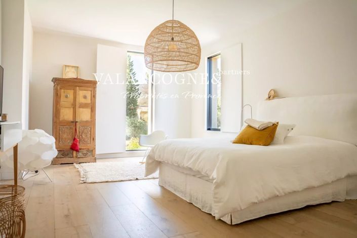 Image No.16-4 Bed House for sale
