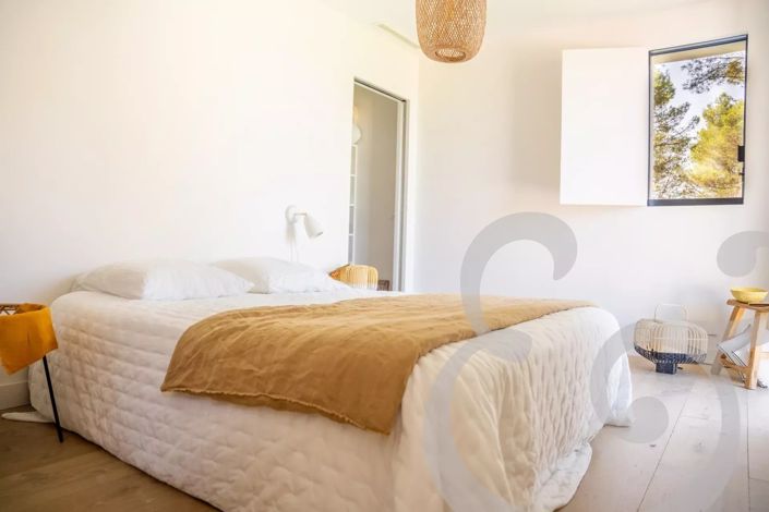 Image No.18-4 Bed House for sale