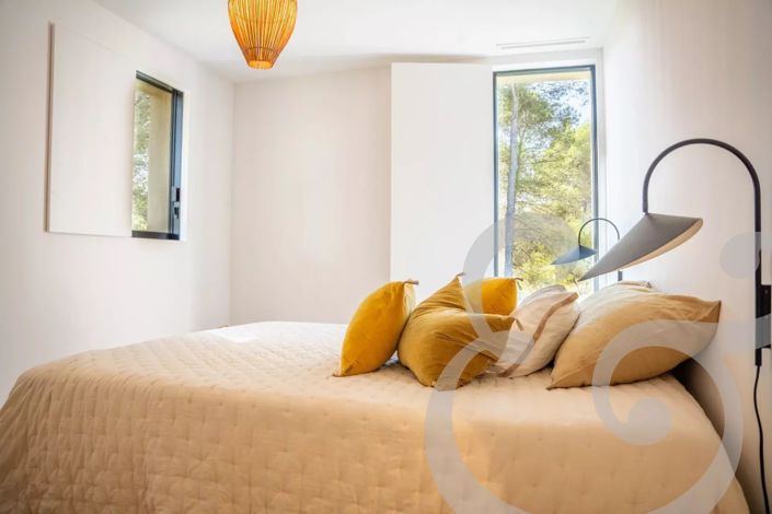 Image No.19-4 Bed House for sale