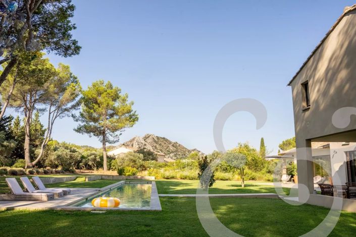 Image No.2-4 Bed House for sale