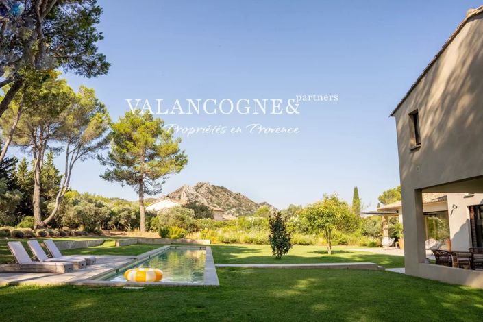 Image No.2-4 Bed House for sale